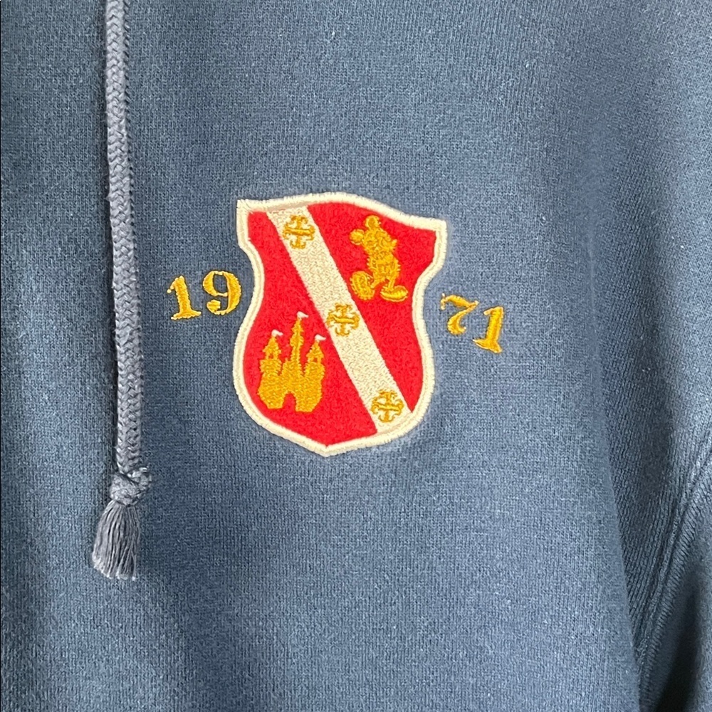 Walt Disney World Hoodie Embroidered 1971 Crest Blue Size M - Picture 8 of 12